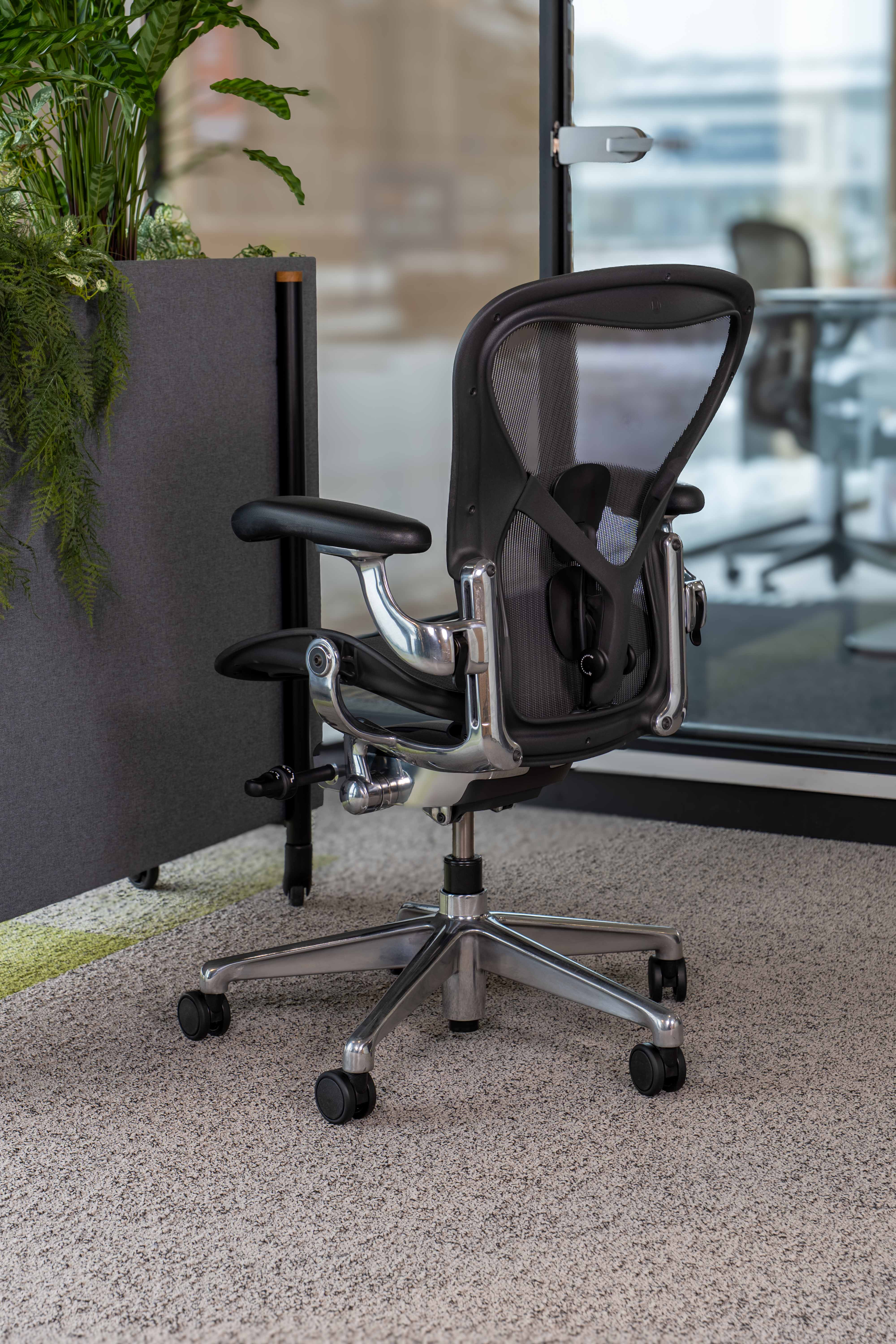 Herman Miller Aeron Remastered Polished Aluminium Refurbished